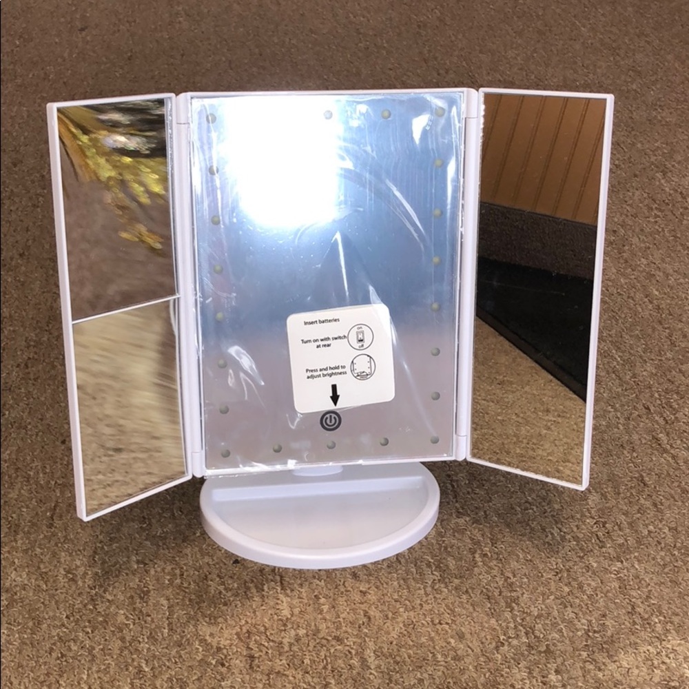 Lurella Light Up Vanity Mirror